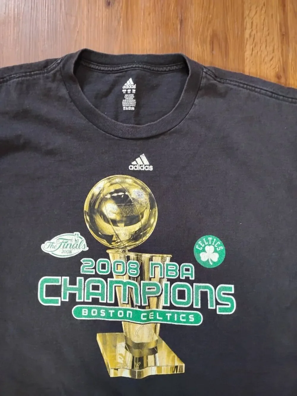 Vintage Adidas Boston Celtic NBA Finals Trophy Champions 2008 T-Shirt